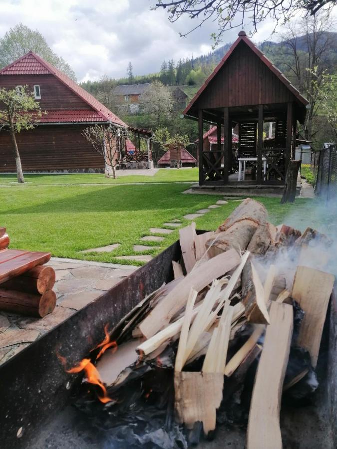 Зачаровані Карпати, Воловець Luaran gambar