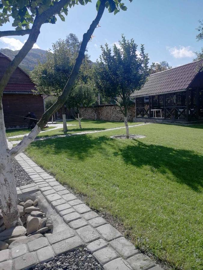 Зачаровані Карпати, Воловець Luaran gambar