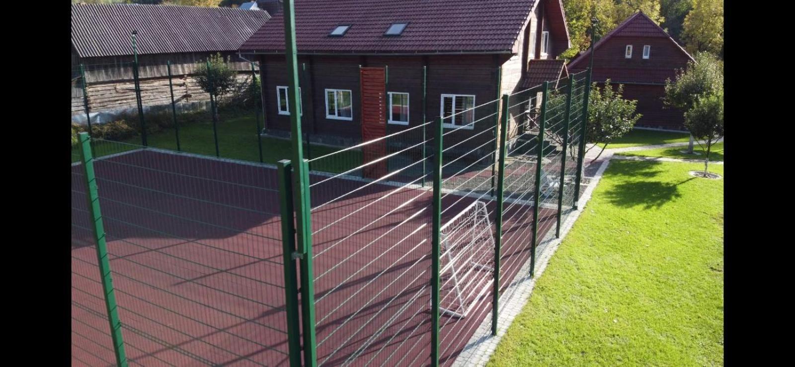 Зачаровані Карпати, Воловець Luaran gambar
